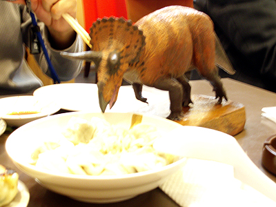 Feeding behavior of Triceratops